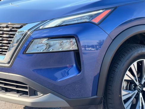 Used 2023 Nissan Rogue SV FWD image 8