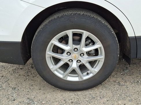 Used 2023 Chevrolet Equinox LT AWD/4WD image 34