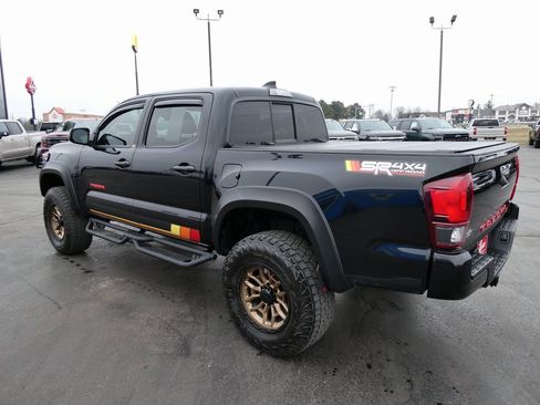 Used 2020 Toyota Tacoma SR image 7