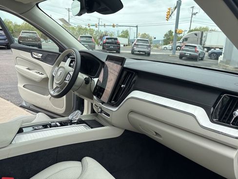 Certified 2026 Volvo XC60 B5 Ultra w/ Protection Package Premier AWD/4WD image 33