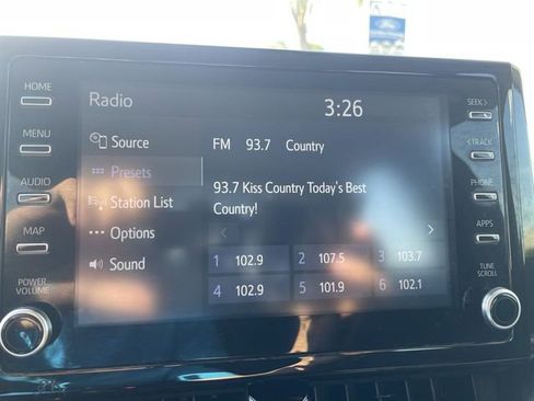 Used 2020 Toyota Corolla LE image 13