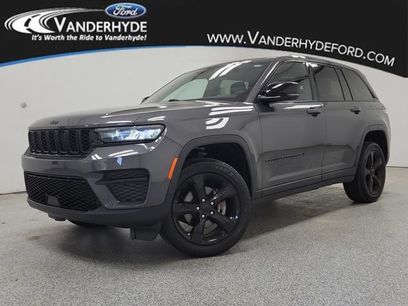 Used 2023 Jeep Grand Cherokee Altitude