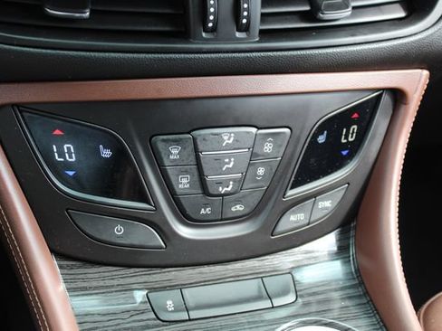 Used 2017 Buick Envision Premium w/ LPO, Cargo Package AWD/4WD image 25