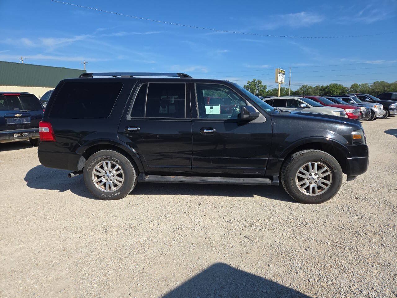 Used 2012 Ford Expedition Limited AWD/4WD image 2