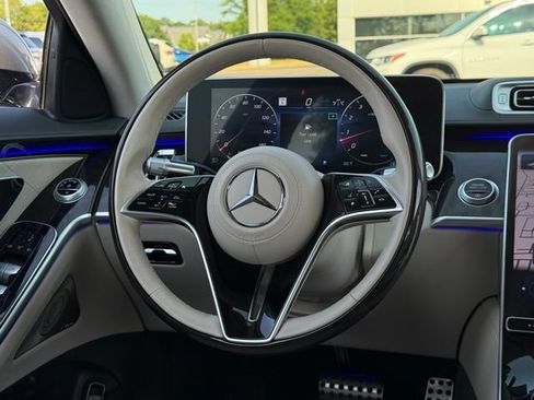 Used 2023 Mercedes-Benz S 580 4MATIC Sedan w/ AMG Line image 9