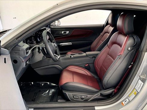 Used 2025 Ford Mustang GT Premium image 18