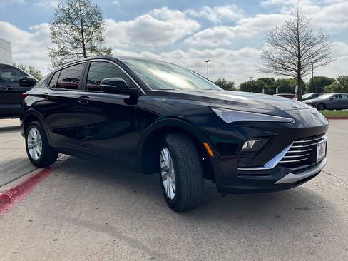 Used 2025 Buick Envista Preferred image 4