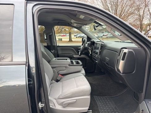 Used 2018 Chevrolet Silverado 1500 LT w/ All Star Edition image 11