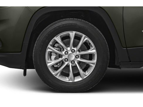 Used 2019 Jeep Cherokee Latitude Plus w/ Cold Weather Group AWD/4WD image 11