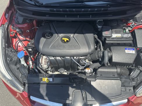 Used 2015 Hyundai Elantra SE FWD image 30