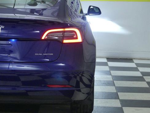 Used 2018 Tesla Model 3 Long Range image 29