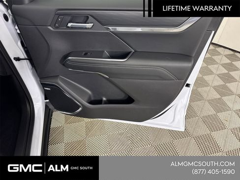 New 2026 GMC Acadia Elevation w/ Elevation Premium Package FWD image 16