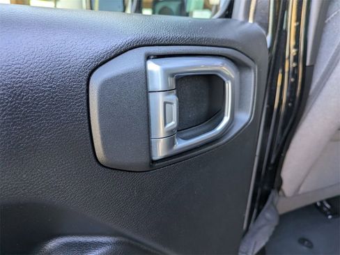 Used 2024 Jeep Wrangler Sport S image 28