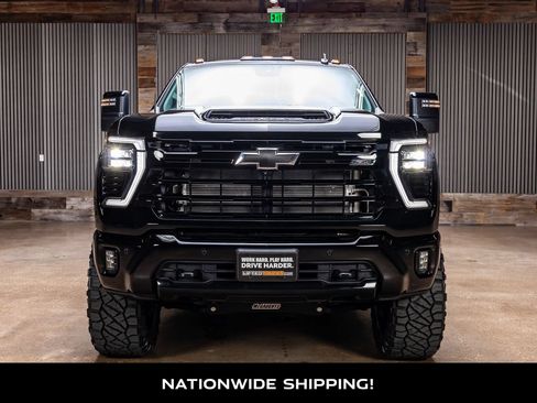 Used 2024 Chevrolet Silverado 2500 LTZ w/ LTZ Plus Package AWD/4WD image 4