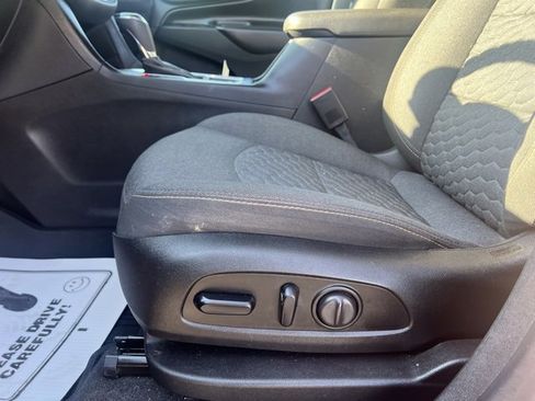 Used 2018 Chevrolet Equinox LT image 26