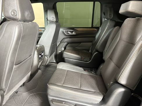 Used 2024 Chevrolet Suburban High Country AWD/4WD image 40