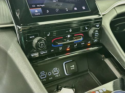 Certified 2023 Jeep Grand Cherokee Altitude AWD/4WD image 25