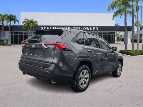 Used 2019 Toyota RAV4 LE FWD image 7