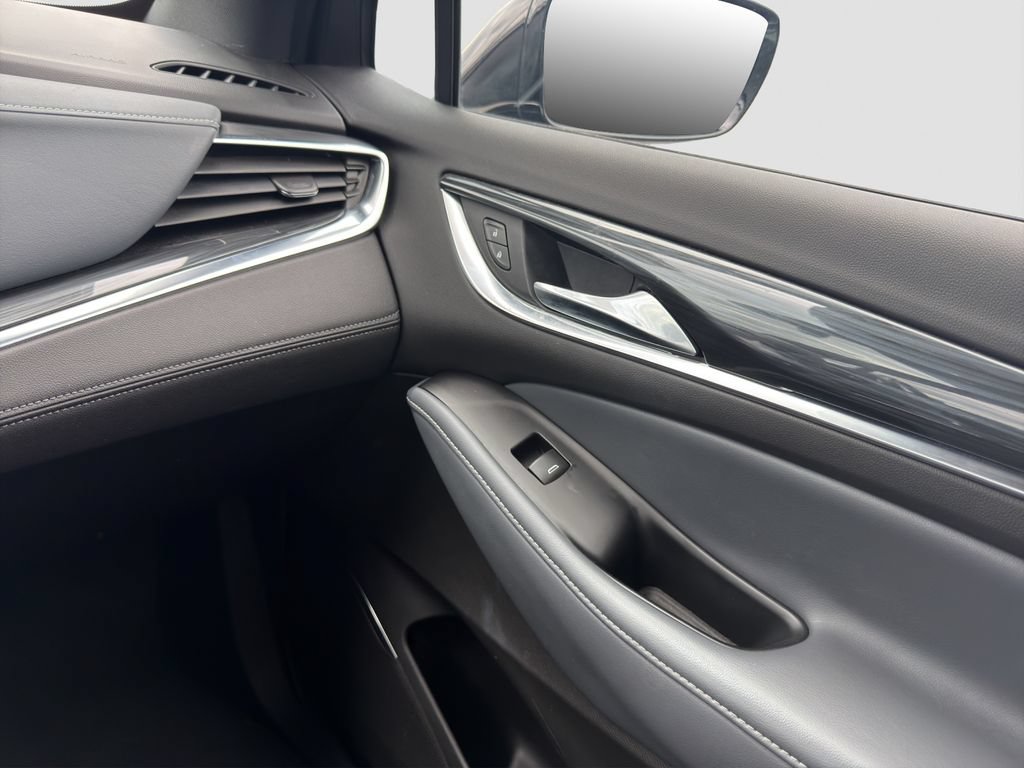 Used 2023 Buick Enclave Essence w/ Sport Touring Edition FWD image 26