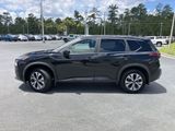 Used 2023 Nissan Rogue SV image 2