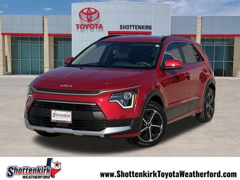 Used 2024 Kia Niro EX FWD image 1