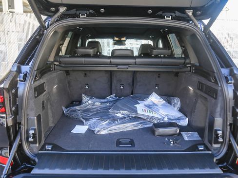 New 2026 BMW X5 M60i w/ Climate Comfort Package image 22