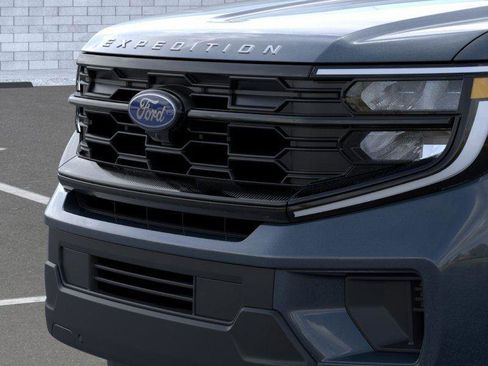 New 2026 Ford Expedition Active image 17