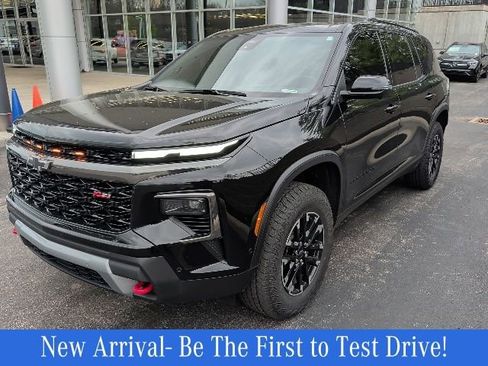 Used 2025 Chevrolet Traverse Z71 w/ Enhanced Driving Package image 1