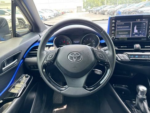 Used 2020 Toyota C-HR XLE FWD image 11