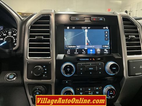 Used 2016 Ford F150 Platinum w/ Equipment Group 701A Luxury AWD/4WD image 19