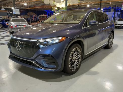 Used 2023 Mercedes-Benz EQS 580 4MATIC SUV image 1