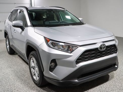 Used 2020 Toyota RAV4 XLE FWD image 5