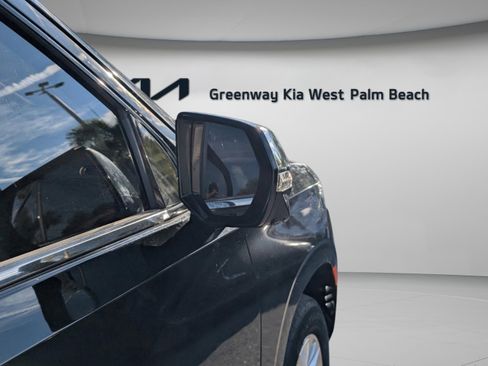 Used 2021 Chevrolet Suburban Premier w/ Premium Package image 27