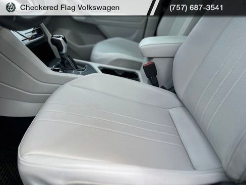 Used 2023 Volkswagen Tiguan SE w/ Panoramic Sunroof Package FWD image 22