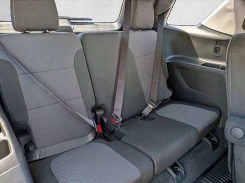 Used 2020 Chevrolet Traverse LT FWD image 22
