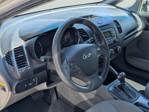 Used 2015 Kia Forte LX FWD image 7