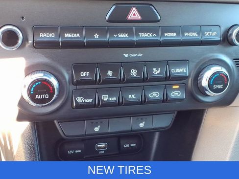 Used 2022 Kia Sportage LX w/ LX FWD Value Edition Package image 19