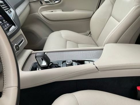 Certified 2024 Volvo XC90 B6 Plus AWD/4WD image 14