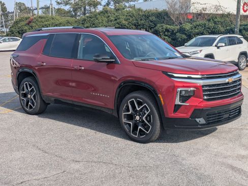 New 2026 Chevrolet Traverse High Country image 2