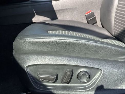 Used 2024 Toyota Camry SE image 12