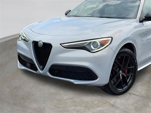 Used 2021 Alfa Romeo Stelvio Ti w/ Nero Edizione AWD/4WD image 6