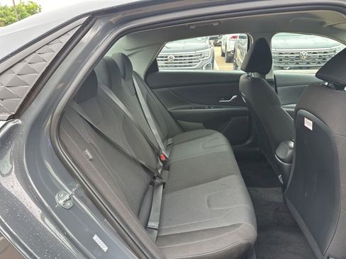 Used 2024 Hyundai Elantra SE FWD image 14