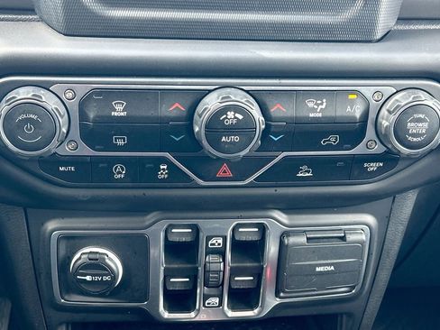 Used 2023 Jeep Wrangler Unlimited Sport AWD/4WD image 21
