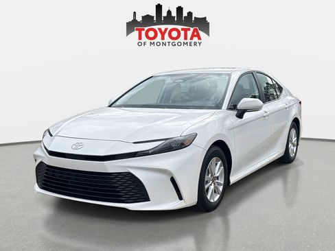 Used 2025 Toyota Camry LE w/ Convenience Package image 7