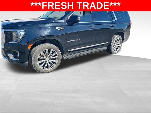 Used 2021 GMC Yukon Denali w/ Advanced Technology Package image 3