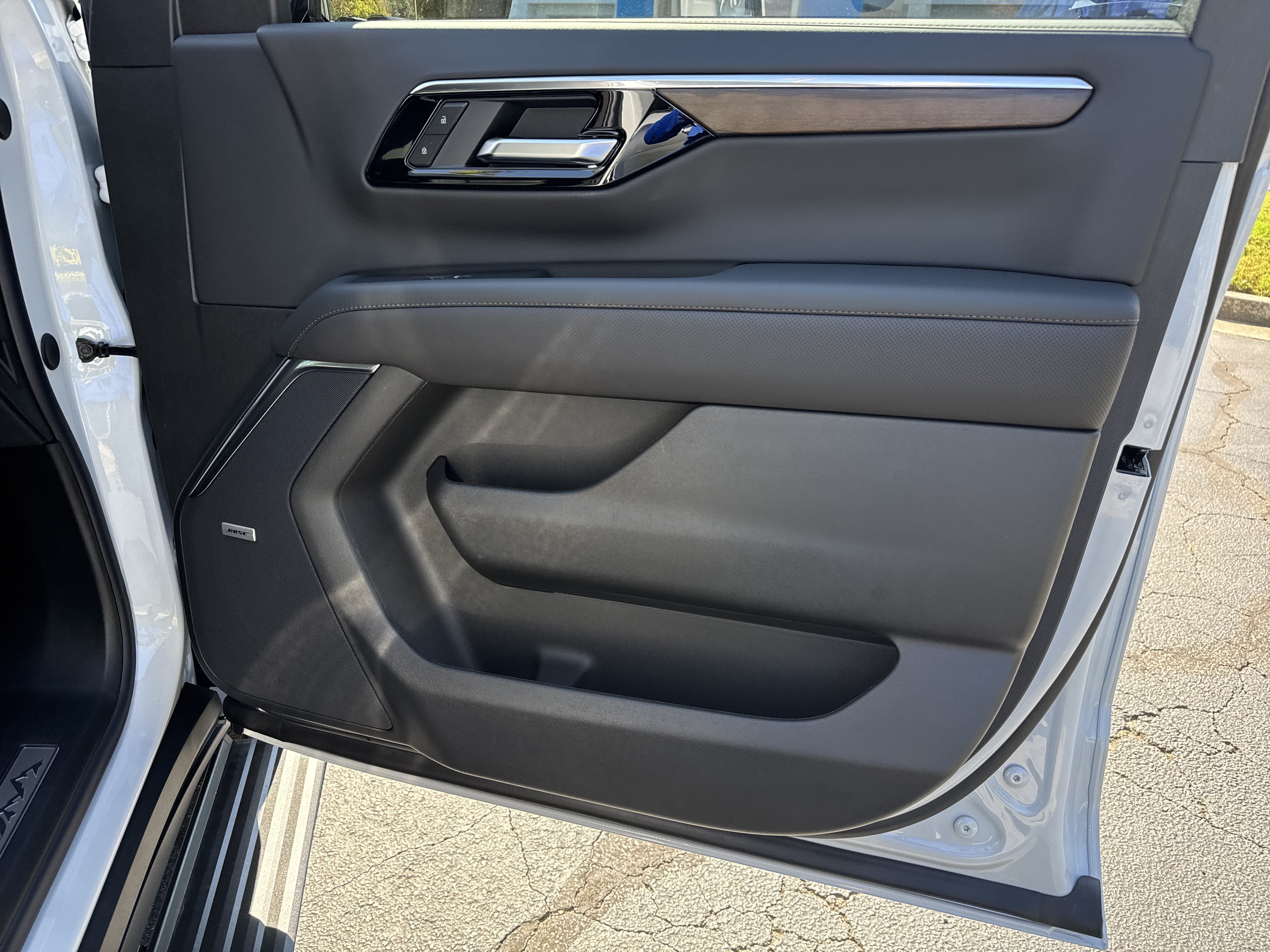 New 2027 Chevrolet Tahoe High Country AWD/4WD image 14