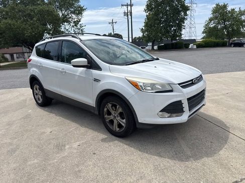 Used 2014 Ford Escape SE w/ Equipment Group 201A AWD/4WD image 3