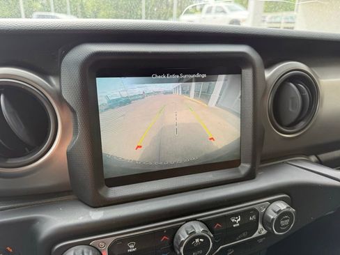 Used 2021 Jeep Wrangler Unlimited Sport AWD/4WD image 15