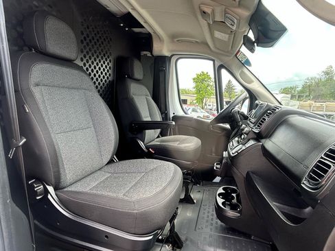 Used 2025 RAM ProMaster 2500 w/ U-Haul Equipment Group FWD image 15