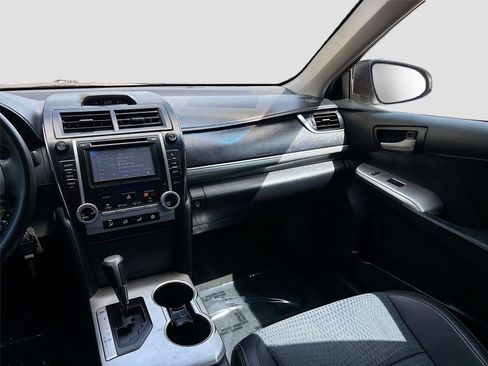 Used 2013 Toyota Camry SE FWD image 22